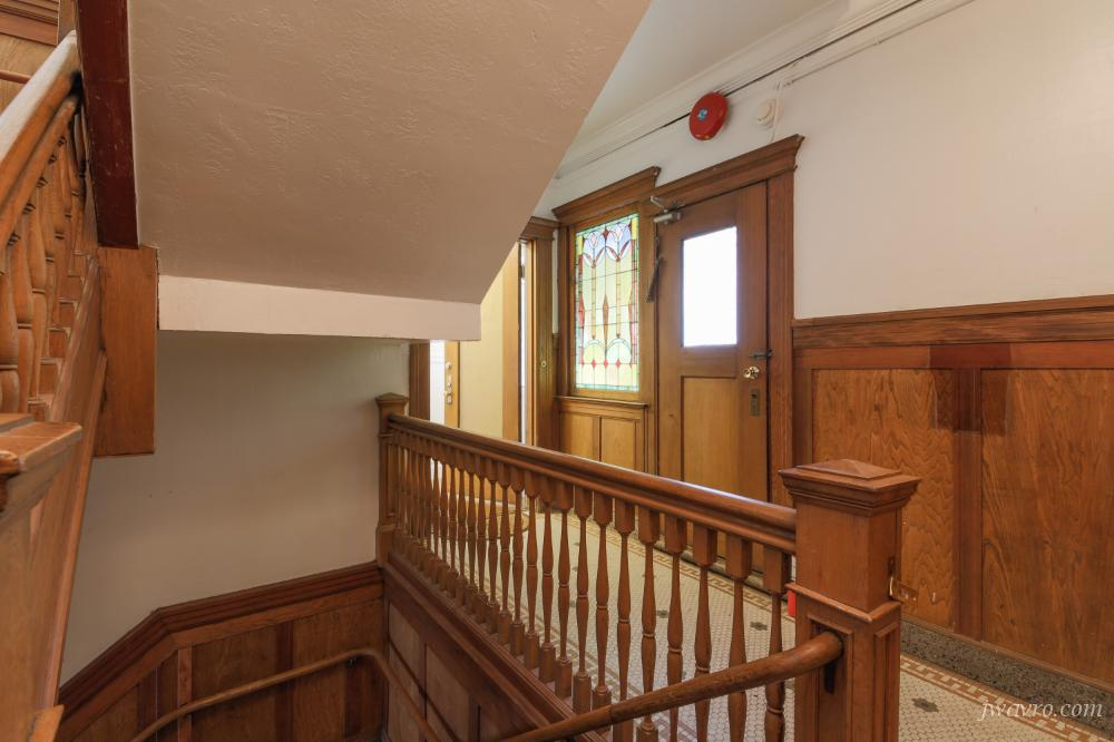 Coming soon! Updated Noe Valley Apt