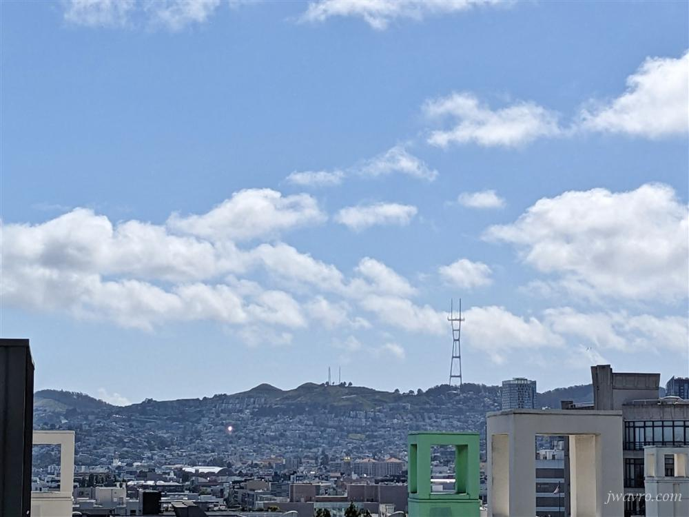 Beautiful loft condo with City Views! Parking available!