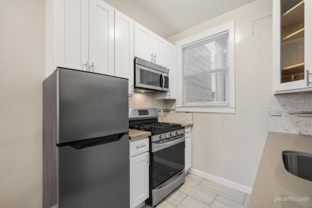 Remodeled Prime Marina Top Floor Studio! Shared Yard!