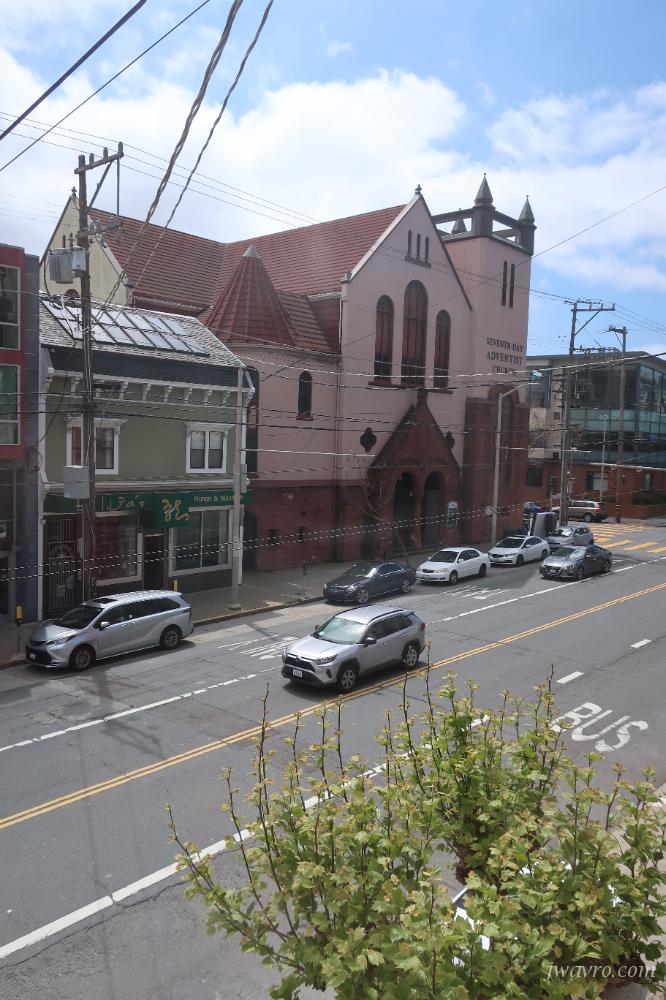 New kitchen and bathroom! Great location! 