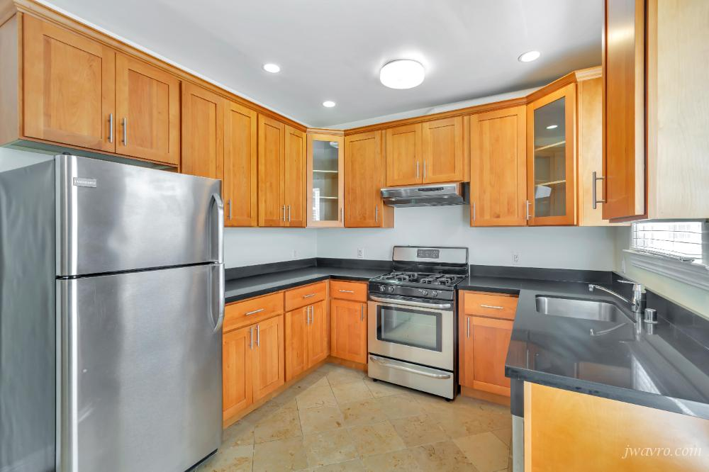 Prime Inner Sunset Spacious Studio w/ HW Floors! Must See!