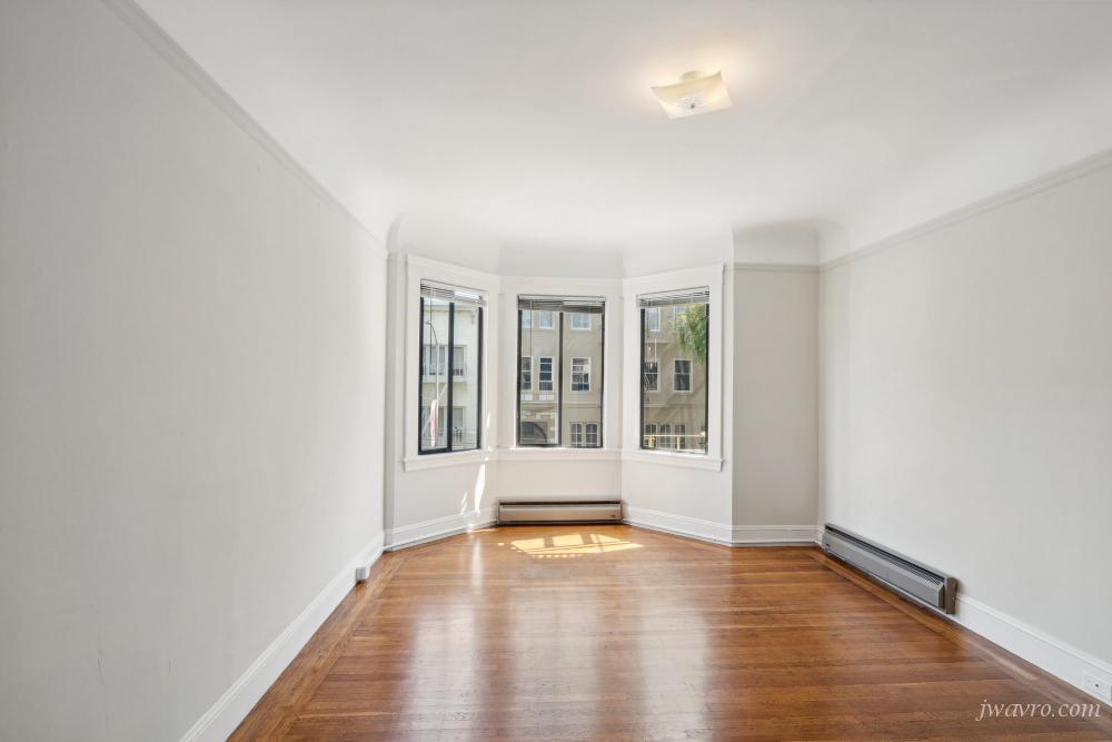 Prime Pac Heights Bright Studio w/ HW Floors! Must See!