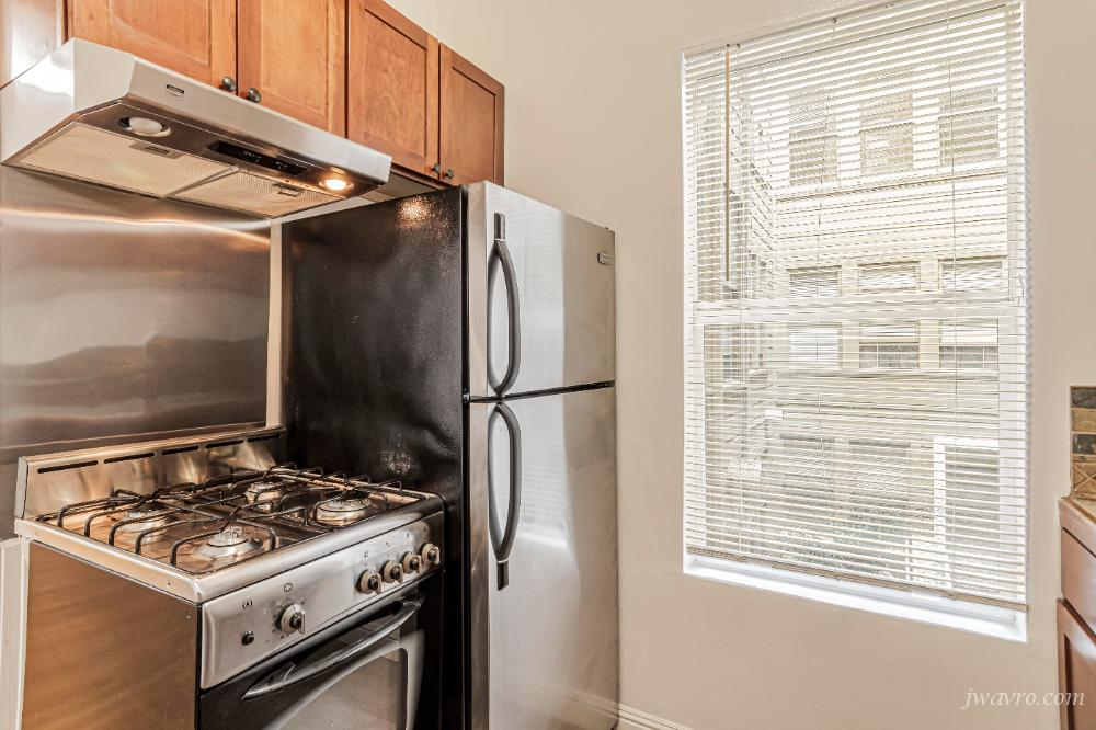 Super Cute Prime Quiet Russian Hill 1bd w/ HW Floors!