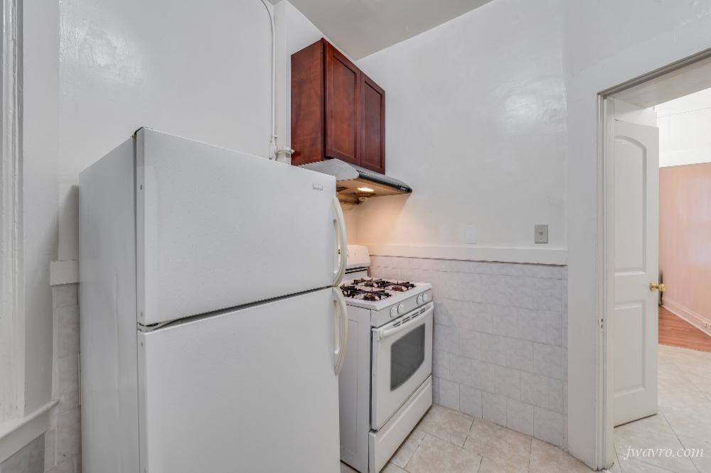 Bright Remodeled Backside Quite Studio Apt!  Must See!