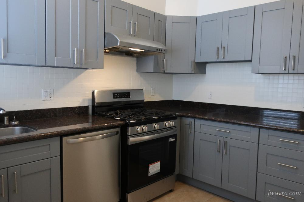 COMING SOON! Top Floor remodeled apt. Parking available!