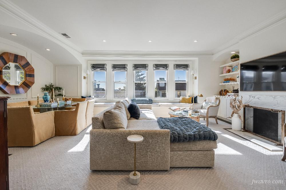 Elegant top-floor 3 bedroom 2 bath two-level flat