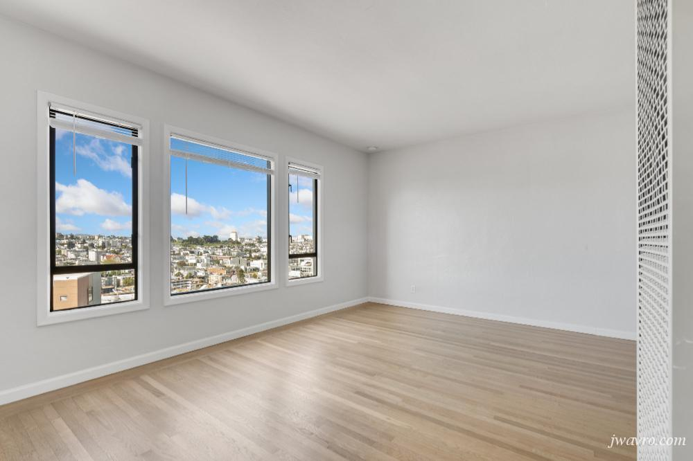 Top Floor Bright Spacious Remodeled 1bd! Must See!