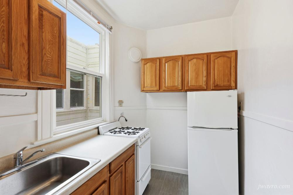 Prime Nob Hill Quiet Updated 1bd w/ HW Floors! Must See!