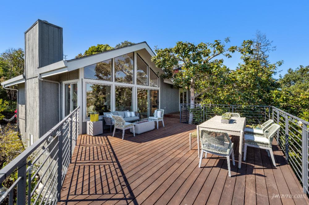 Spectacular 3 Bedroom Home w/ Amazing Views