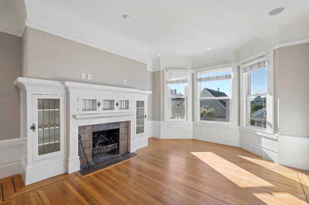 Updated 3 bedroom, 1.5 Bath Flat with 2 Car Parking