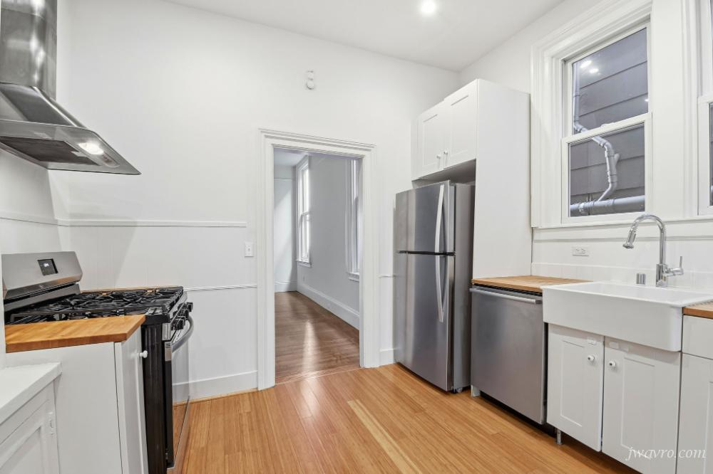 Spacious Remodeled Prime Noe Valley 2/2 w/ Shared Yard!