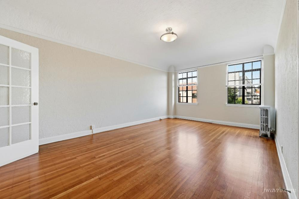 Must See Bright Remodeled Large 1bd/ HW Floors!