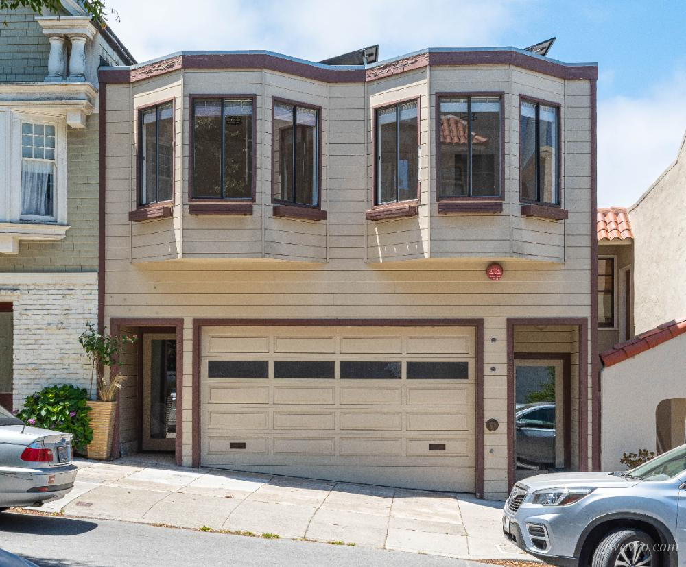 RENTED! Fabulous 2 level apartment in Cole Valley!