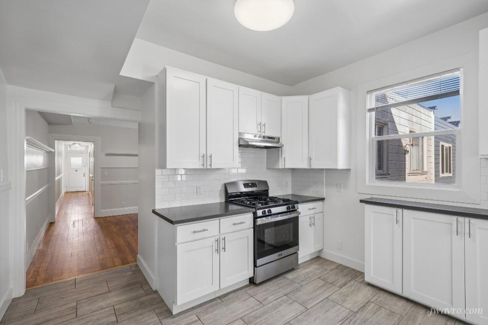 Bright Remodeled 2bd w/ Shared Yard! Must See! 