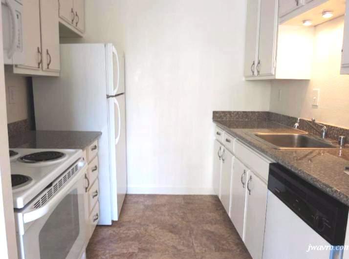 Remodeled large 2Bed/2Bath apt - Near the Marina!