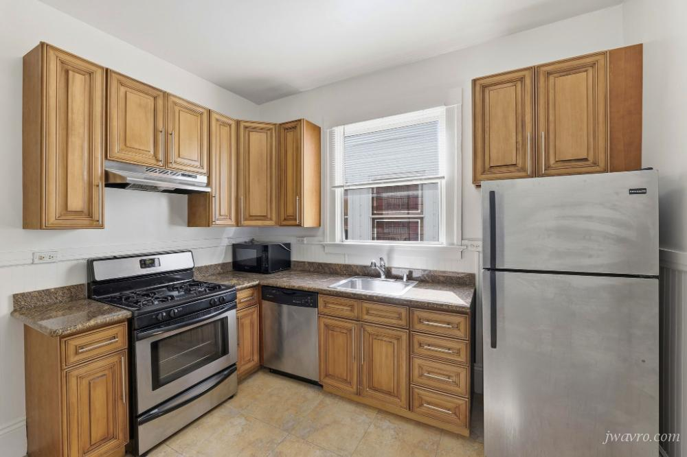 Bright Remodeled Top Floor Polk Gulch 2bd! Must See!