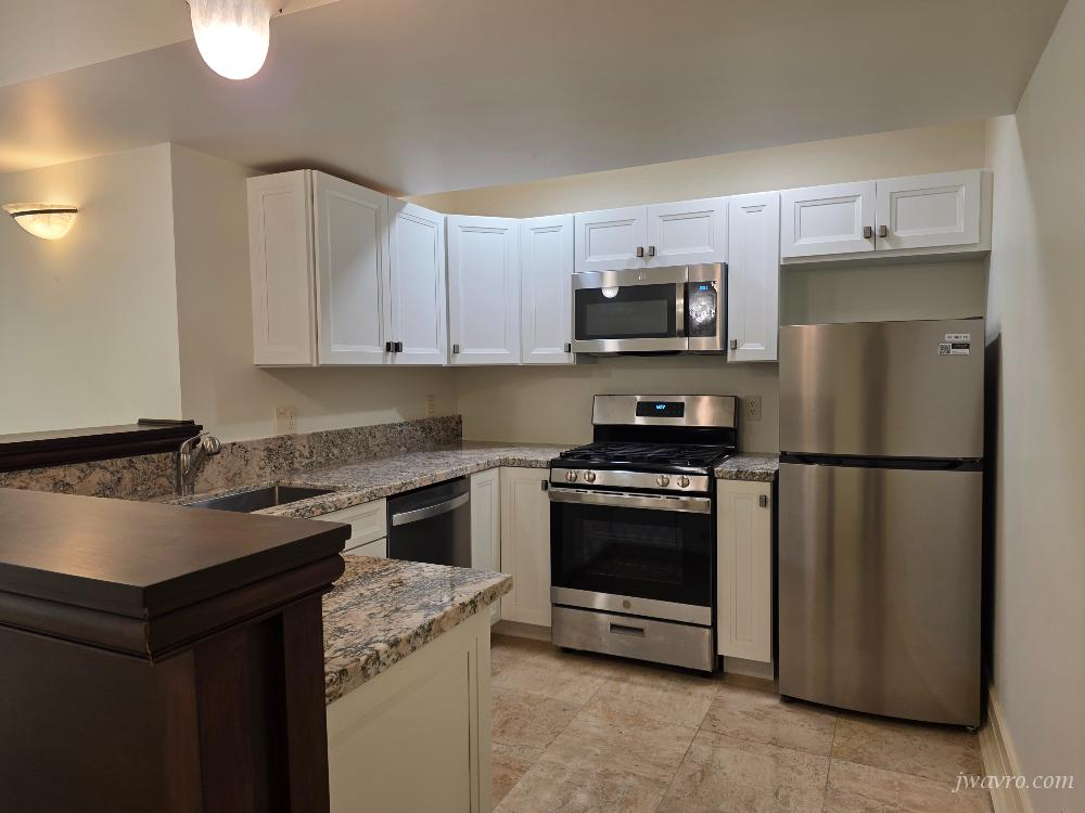 Cozy 1 Bedroom 1 Bathroom Apartment near Lake Street 