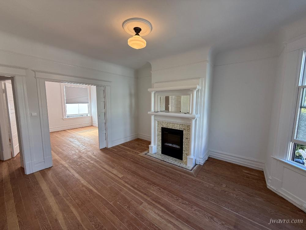 Beautiful remodeled one bedroom apartment Prime Polk Street