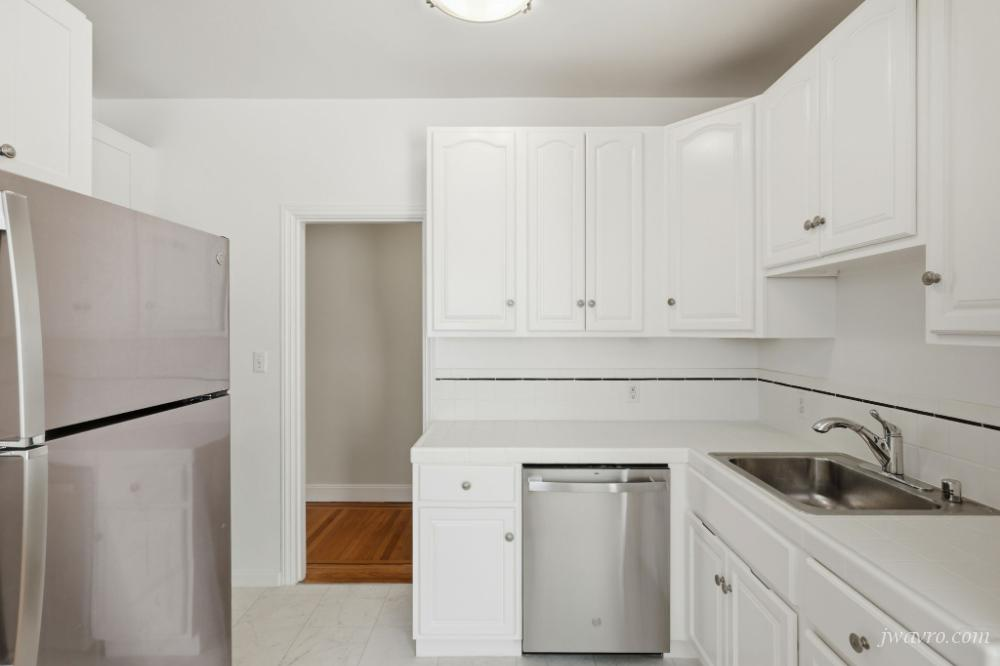 Bright Spacious Remodeled Central Richmond 2bd! Must See!