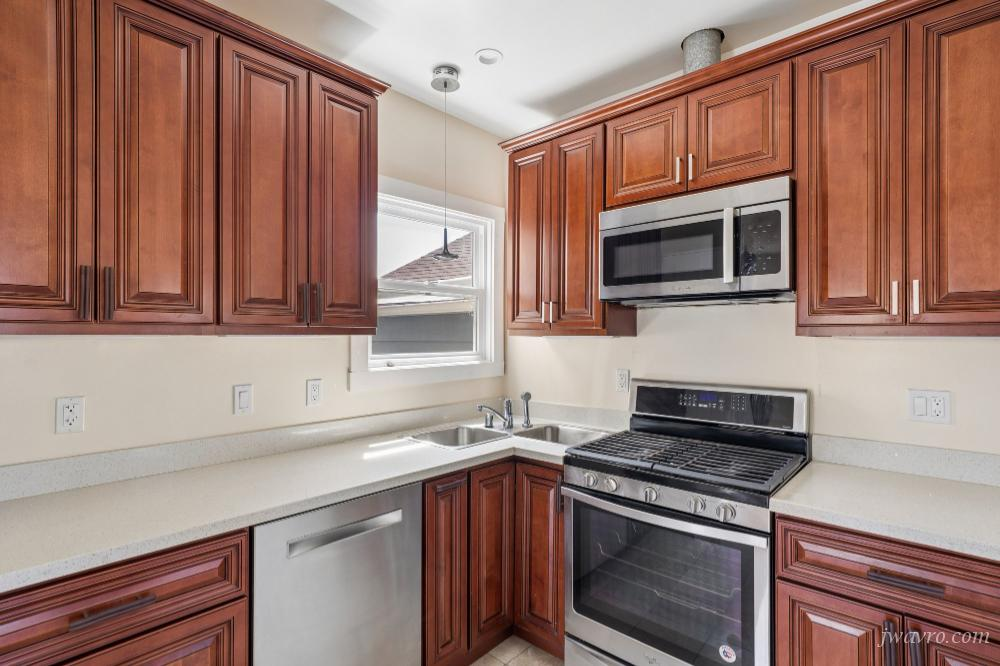 Central Richmond Remodeled 2bd w/ W/D in Unit! Must See!