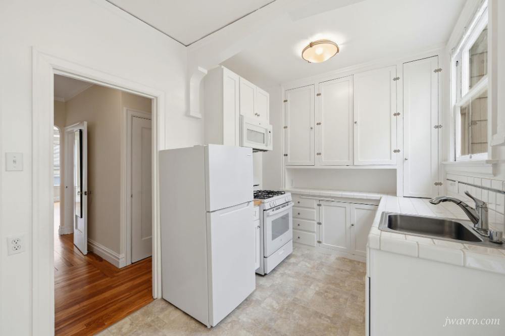 Must See Bright Remodeled Prime Marina Studio w/ HW Floors!