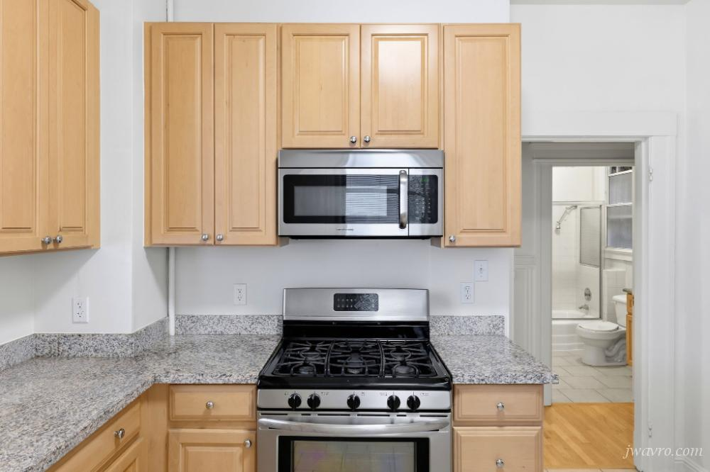 Super Cute Remodeled Quiet Studio! Excellent Location!