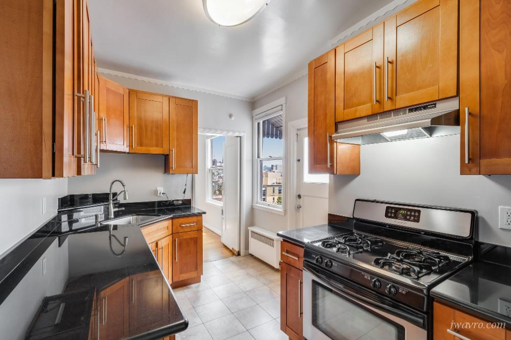 Fabulous View Spacious Remodeled Top Floor Corner 1bd!