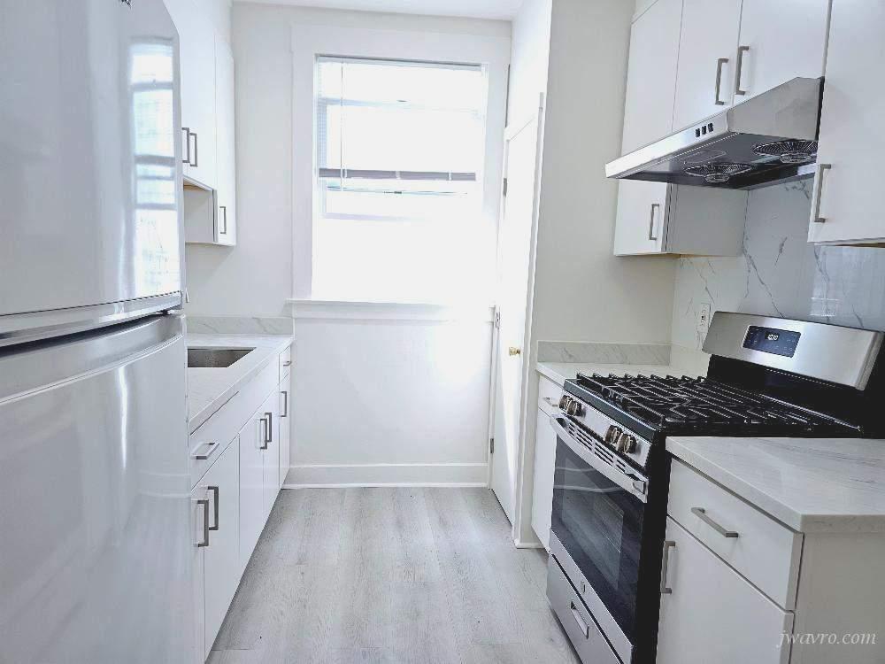Beautiful apt above Delfina Restaurant in the Mission!