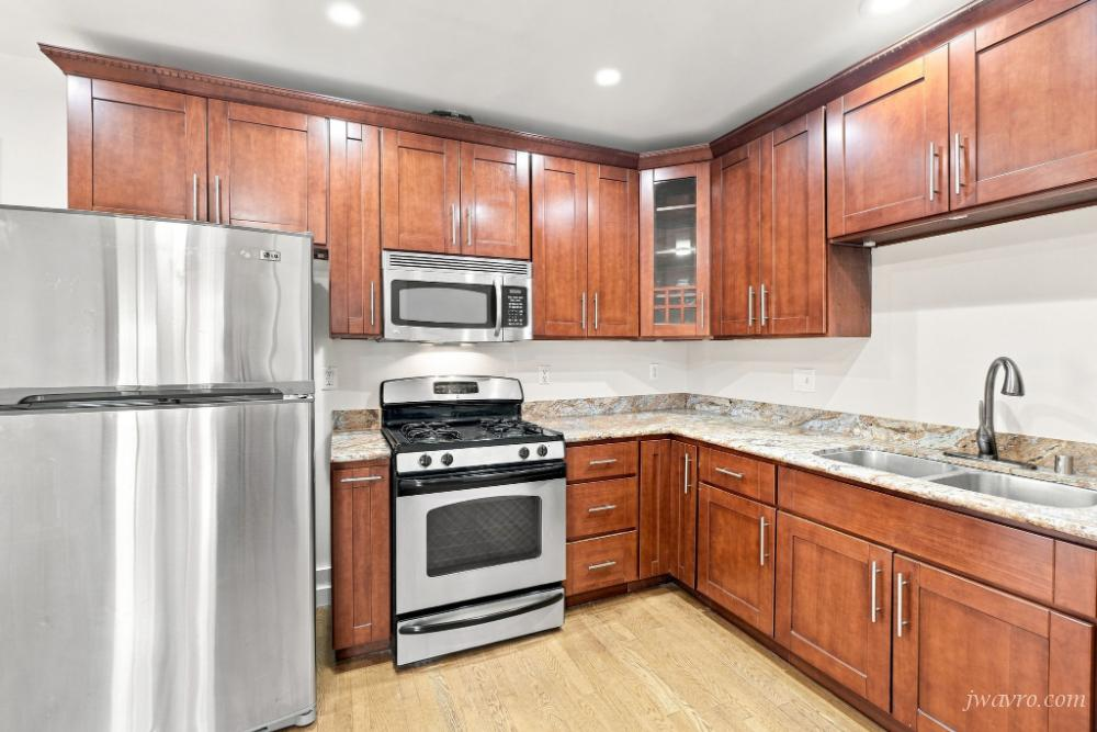 Prime Precita Park Top Floor Spacious Remodeled Flat! 