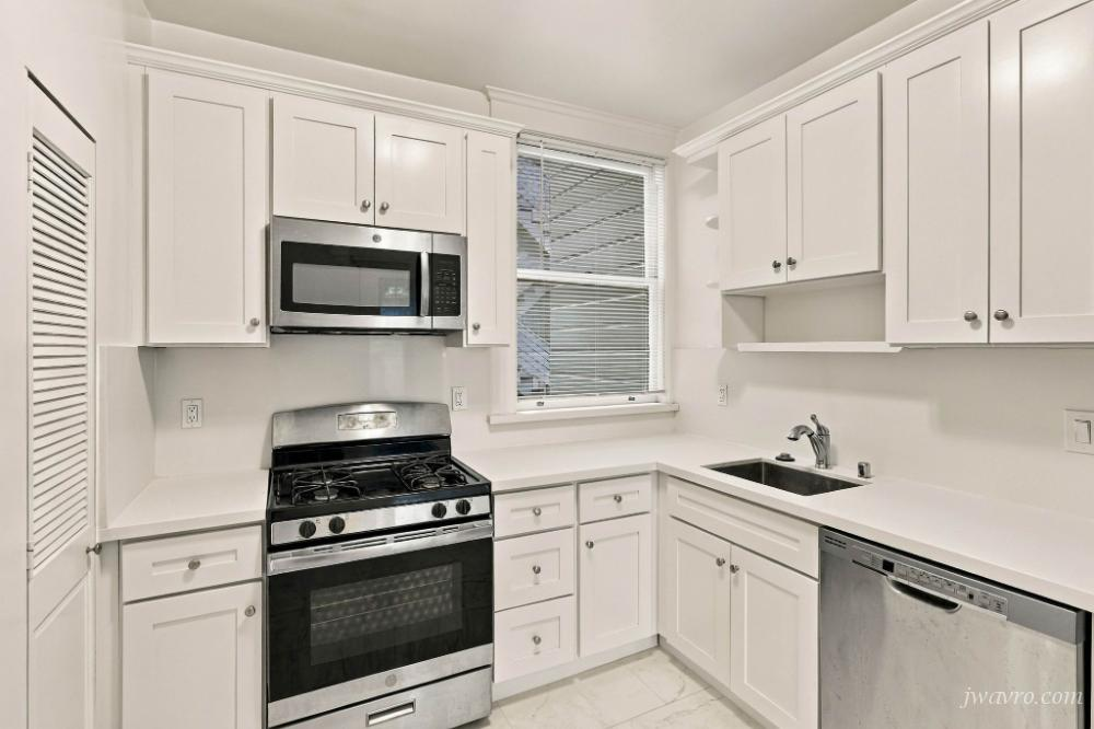 Must See Prime Nob Hill Remodeled Quiet Studio!